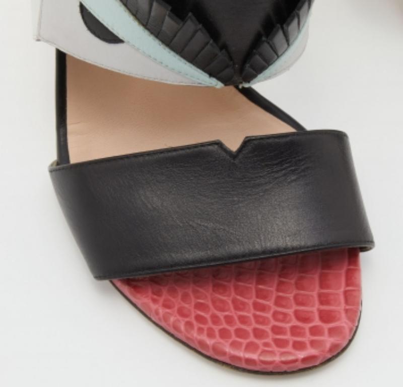 Fendi - Sandales à lanières en cuir tricolore et lézard gaufré avec œil de monstre - Taille 39 en vente 2