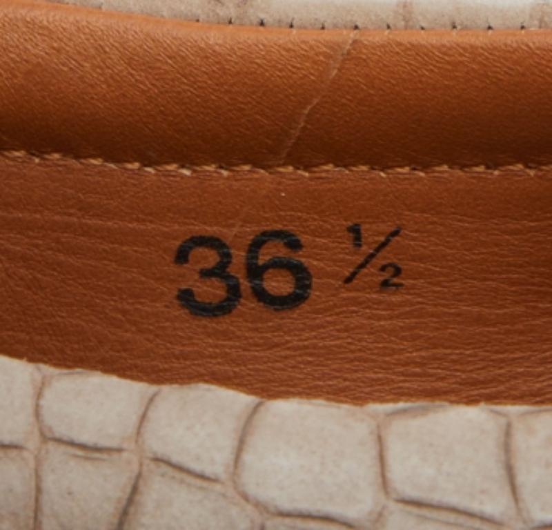 Jimmy Choo Taupe Croc Embossed Leather Slip on Sneakers Taglia 36.5 in vendita 3