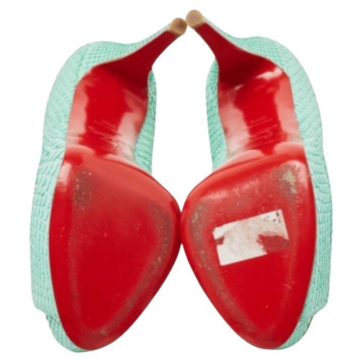 Perfectly sewn and finished to ensure an elegant look and fit, these designer shoes are a purchase you'll love flaunting. They look great on the feet.