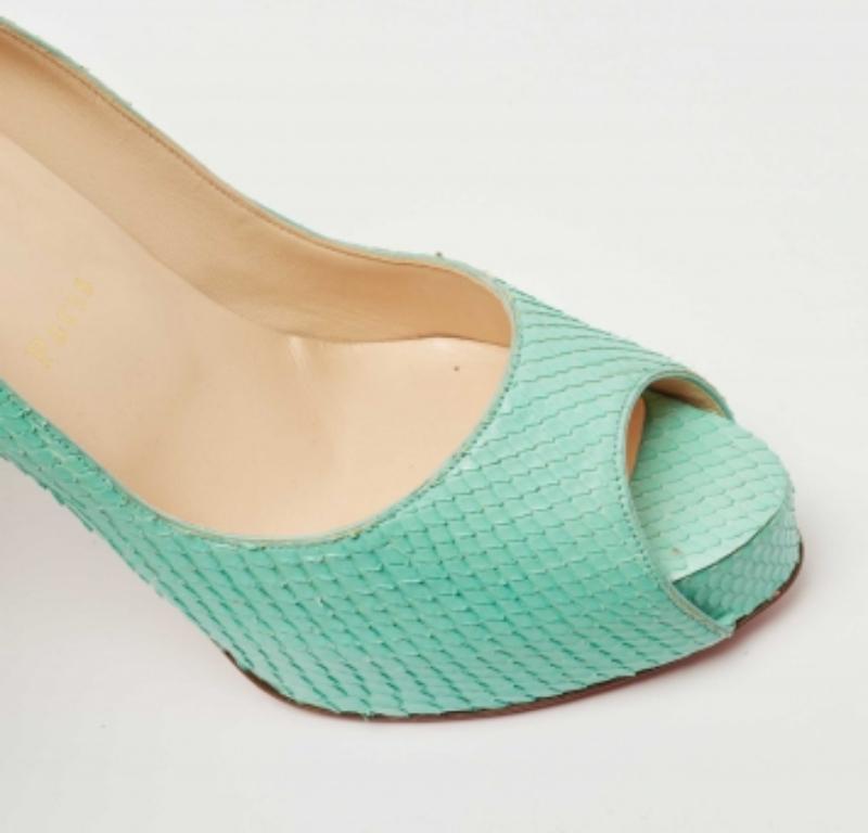 Blue Christian Louboutin Turquoise Python Very Prive Pumps Size 38.5 For Sale