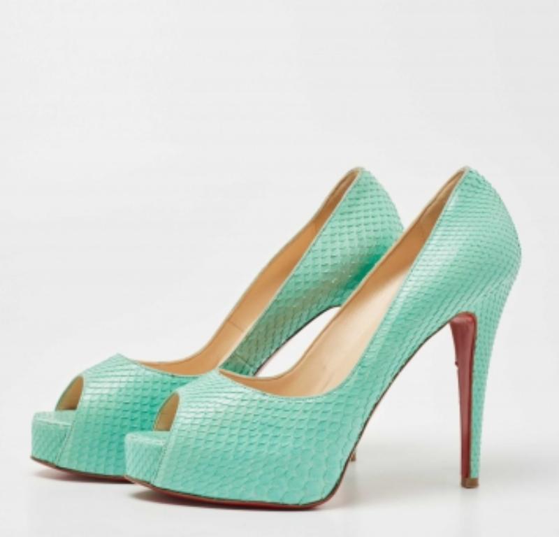 Christian Louboutin Turquoise Python Very Prive Pumps Size 38.5 For Sale 1