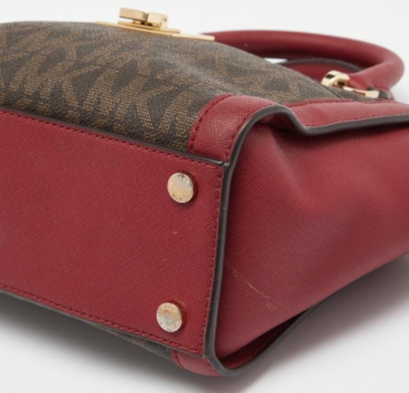 Fourre-tout Tina en toile enduite et cuir MICHAEL Michael Kors Marron/Rouge Signature en vente 1