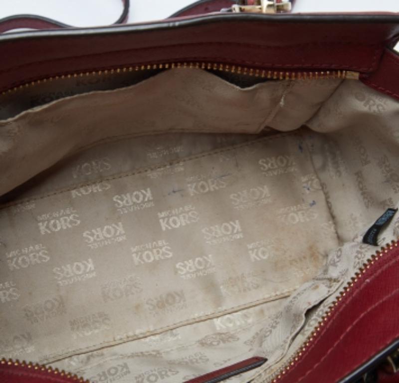 Fourre-tout Tina en toile enduite et cuir MICHAEL Michael Kors Marron/Rouge Signature en vente 4