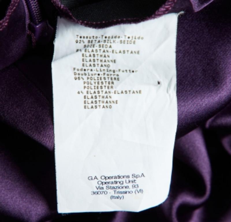 Emporio Armani Top senza maniche in raso di seta viola S In condizioni buone in vendita a Dubai, Al Qouz 2
