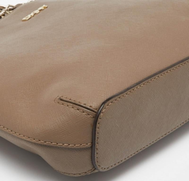 DKNY Borsa a tracolla Bryant Dome in pelle beige in vendita 2