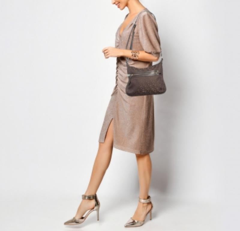 Borsa a tracolla in pelle e tela Monogram marrone di Dkny in vendita 1