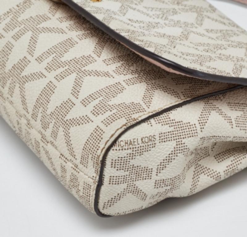 MICHAEL Michael Kors Ivory Signature Coates Canvas Crossbody Bag en vente 1