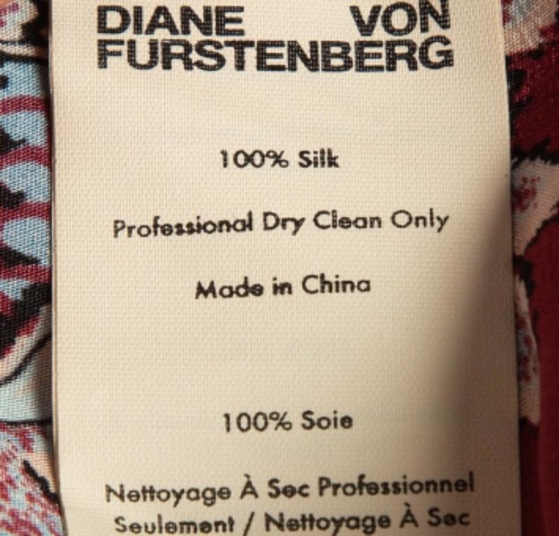 Diane von Furstenberg - Vestito in seta stampata multicolor M. In condizioni buone in vendita a Dubai, Al Qouz 2