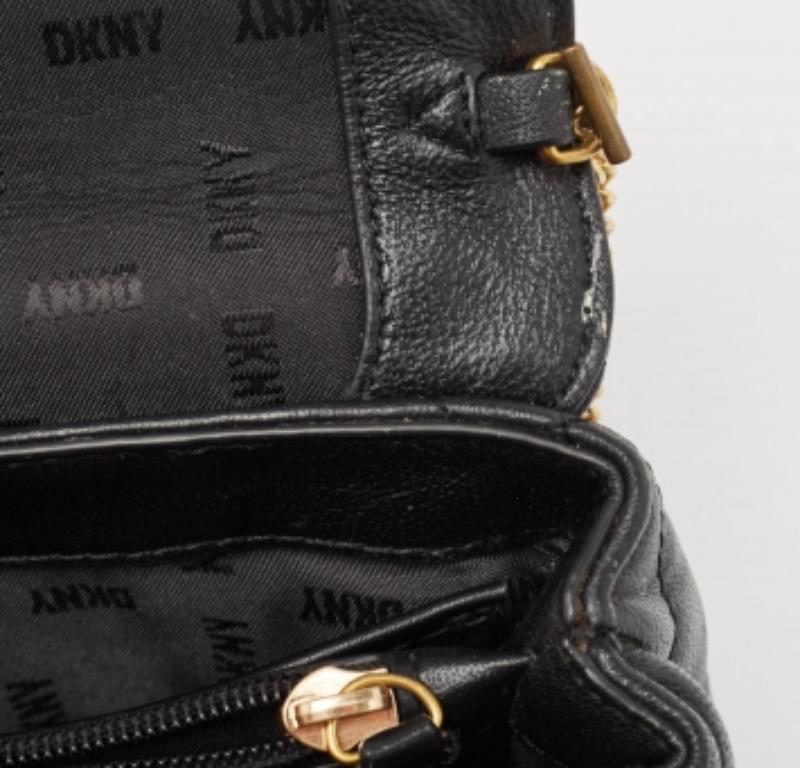 Dkny Pochette a catena Willow in pelle trapuntata nera in vendita 3
