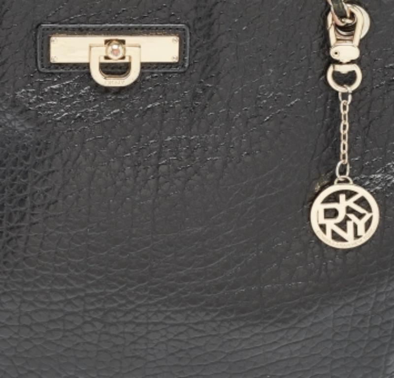 DKNY - Fourre-tout en cuir noir avec chaîne à breloques Pour femmes en vente