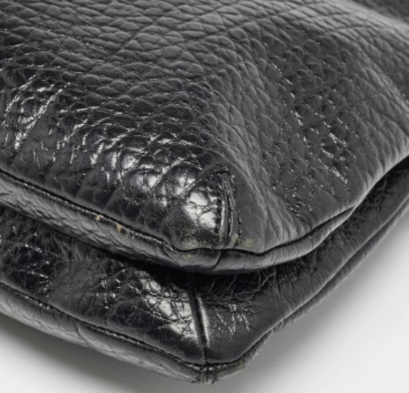 DKNY - Fourre-tout en cuir noir avec chaîne à breloques en vente 1