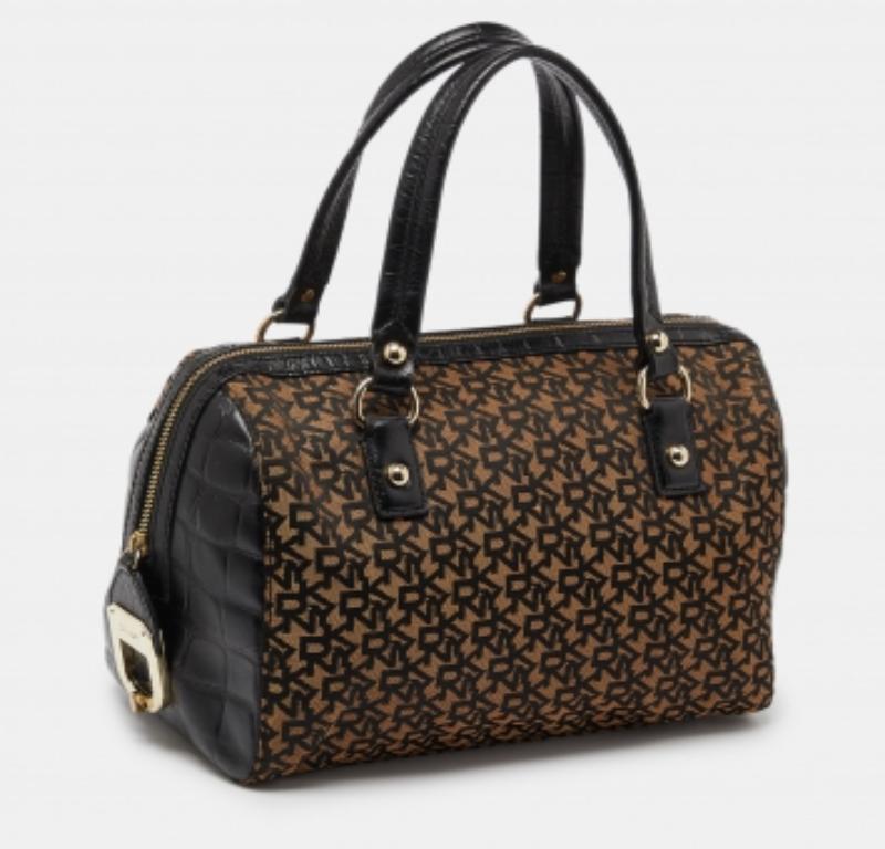 Cartera DKNY de lona marrón/negra y piel grabada con cocodrilo Negro en venta