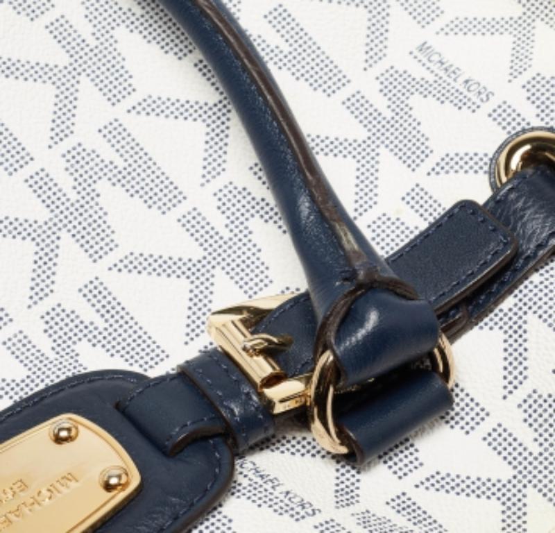 Michael Michael Kors Tote in tela rivestita bianca/blu, East West Hamilton in vendita 6