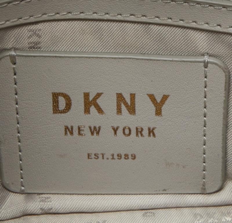 DKNY Borsa a manico superiore in tela e pelle firmata blu in vendita 4
