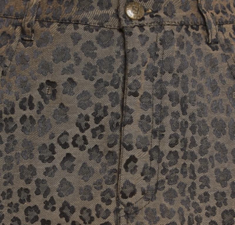 Fendi Jeans Vintage Marrón Leopardo Estampado Jacquard Falda Midi L en Excelente estado para la venta en Dubai, Al Qouz 2