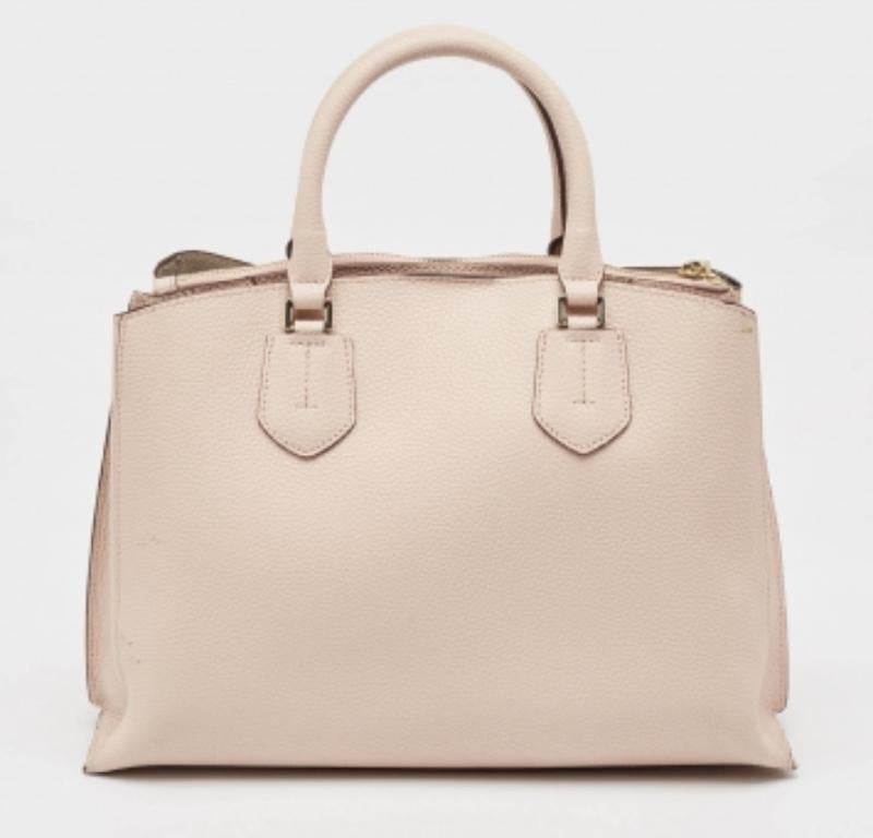 Tote Noho de DKNY en piel de guijarro rosa en venta 1