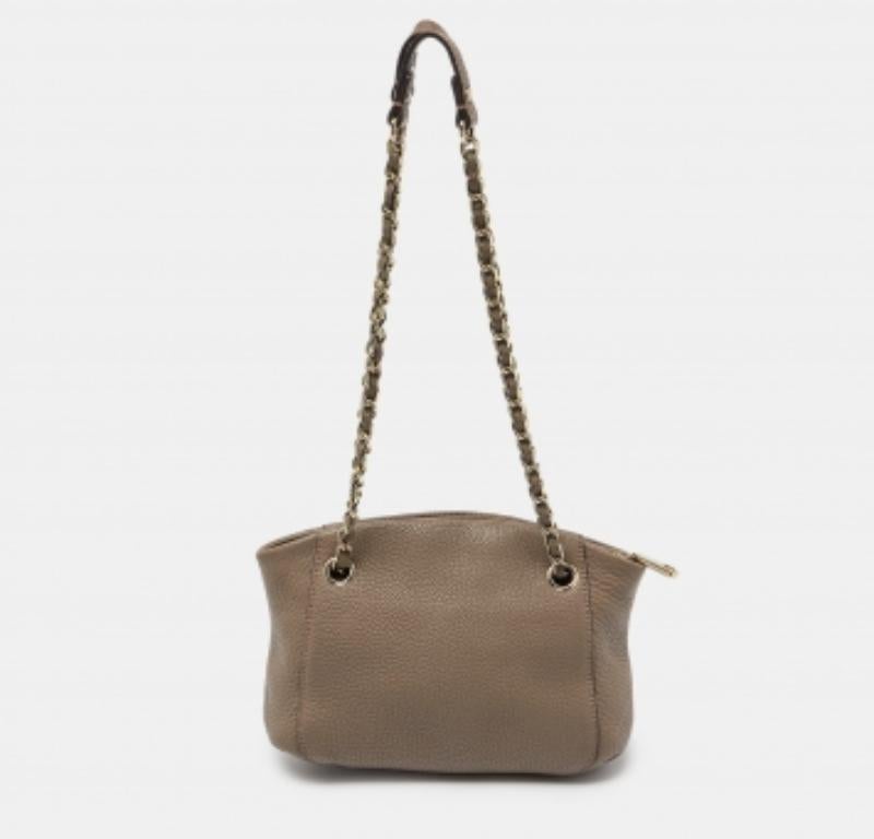 DKNY Borsa a tracolla con catena in pelle beige in vendita 5