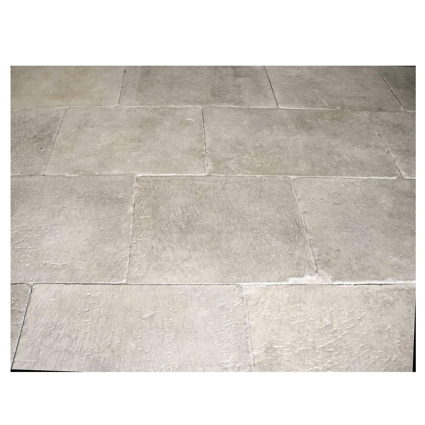 Antique, Reclaimed Bars de Tauligan Stone Flooring  For Sale