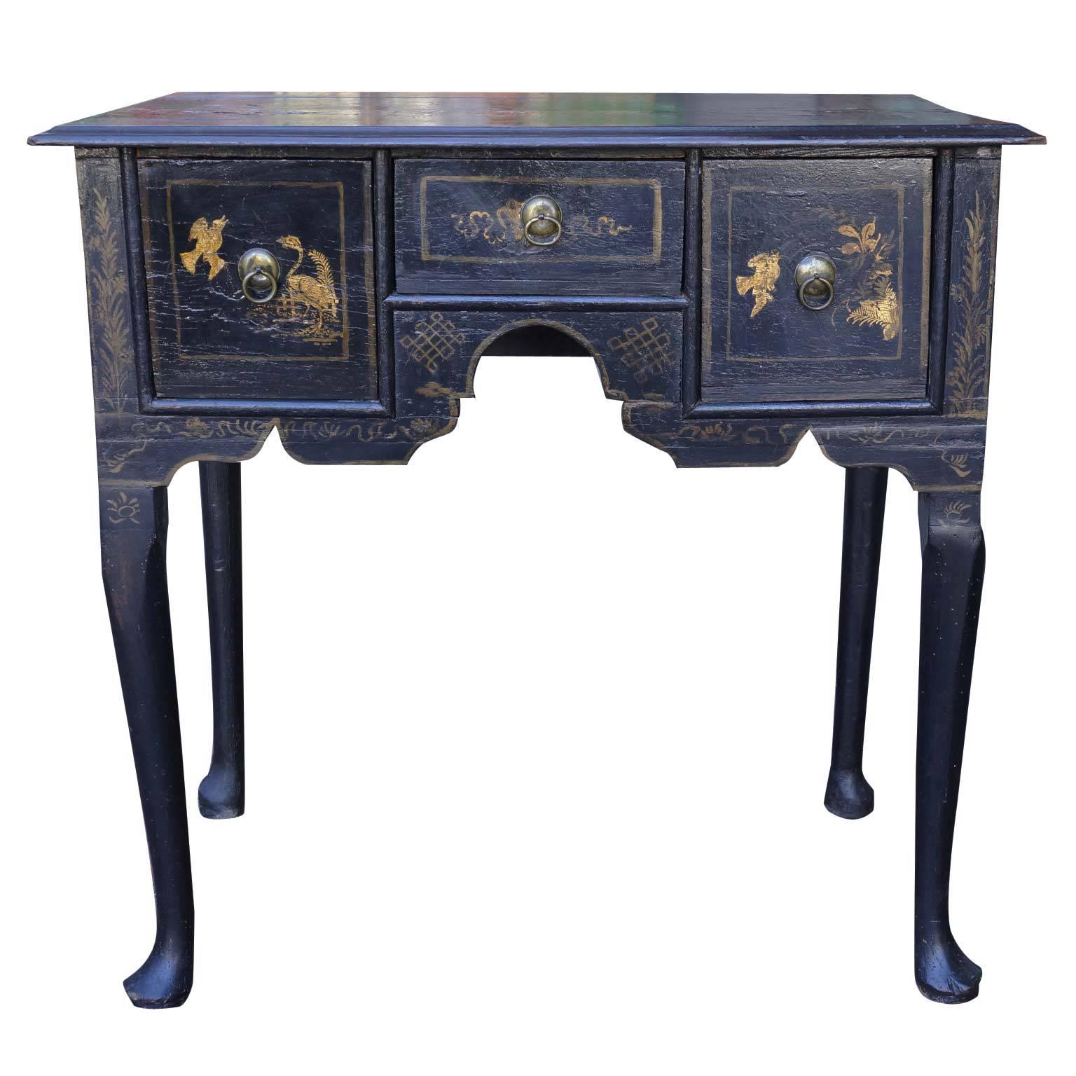 Black Lacquer Queen Anne Japanned Dressing Table, circa 1750 For Sale