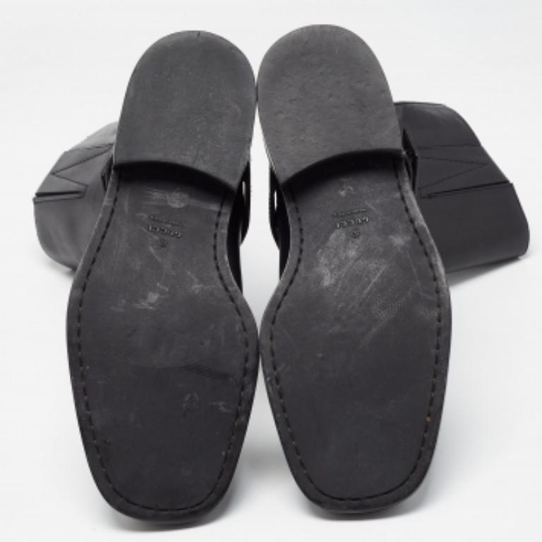 Gucci, stivali in pelle nera con fibbia a metà polpaccio misura 35,5 in vendita 2