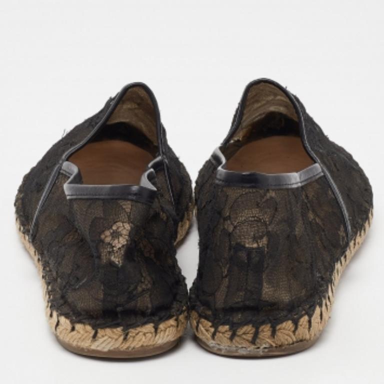 Valentino - Chaussures espadrilles en dentelle à fleurs noires, taille 40 Bon état - En vente à Dubai, Al Qouz 2