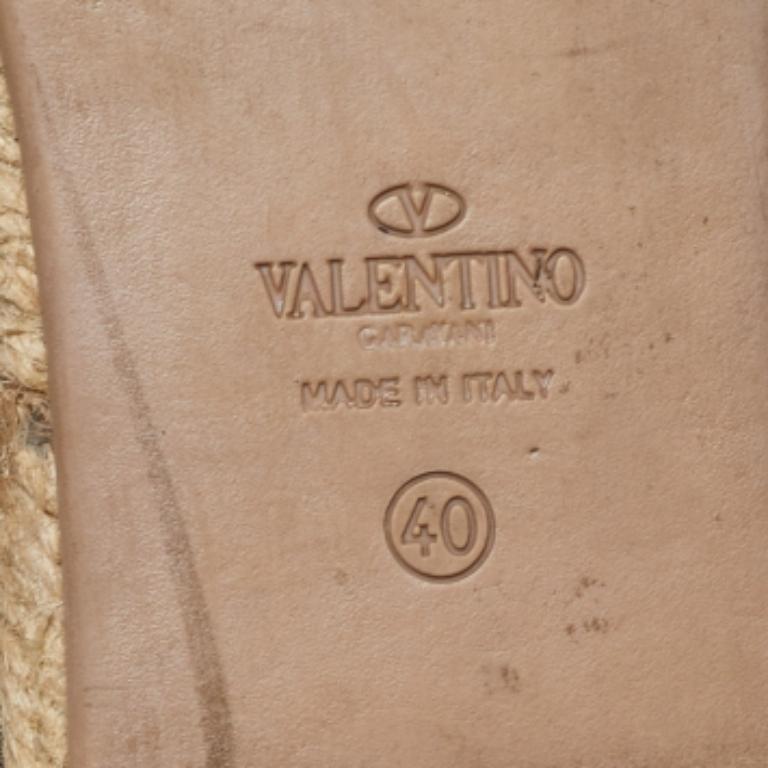 Valentino - Chaussures espadrilles en dentelle à fleurs noires, taille 40 en vente 1