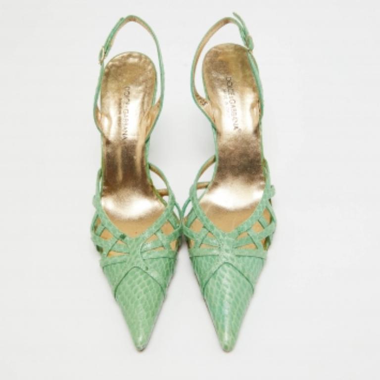 Dolce & Gabbana - Escarpins à bouts pointus en cuir python vert - Taille 37 en vente 1