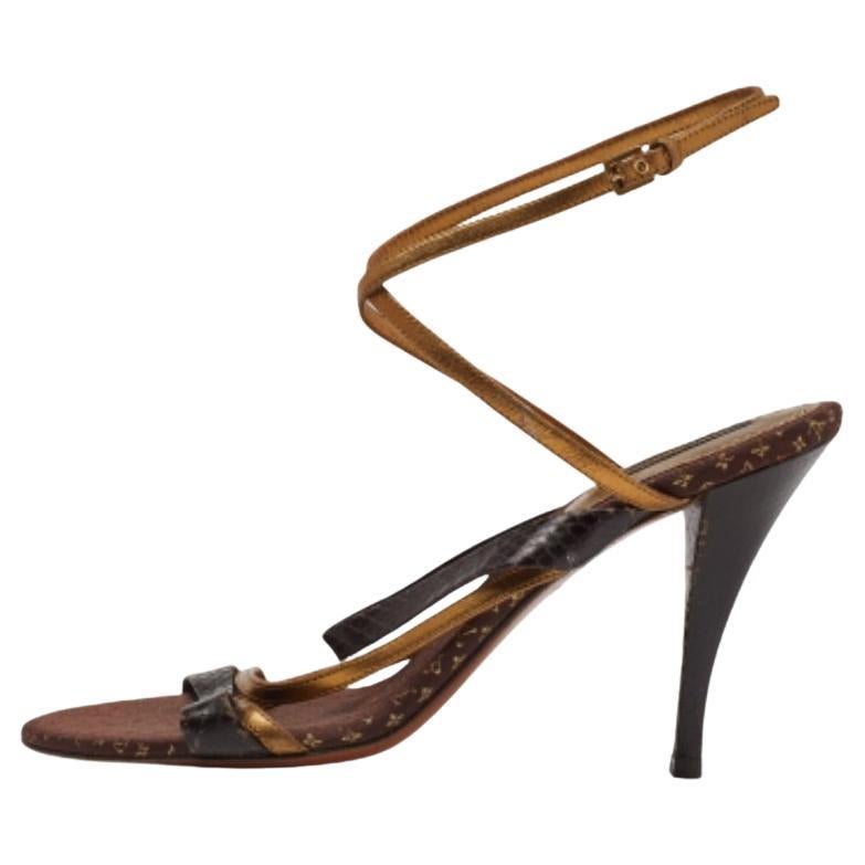 Louis Vuitton Braun/Gold Python Leder Riemchensandalen Größe 39 im Angebot