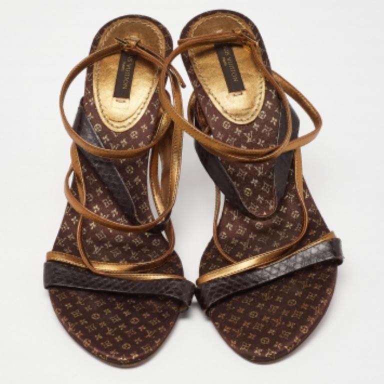 Louis Vuitton Braun/Gold Python Leder Riemchensandalen Größe 39 im Zustand „Gut“ im Angebot in Dubai, Al Qouz 2