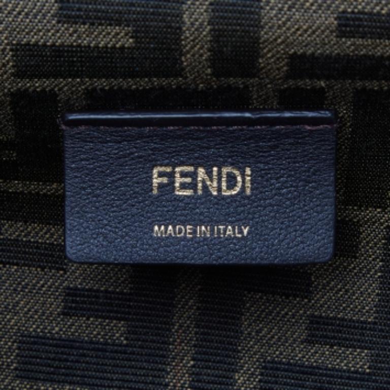 Petite pochette en cuir et fourrure rouge de Fendi pour la première fois en vente 5