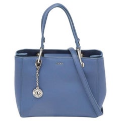 DKNY Tote con zip Julius MD in pelle blu