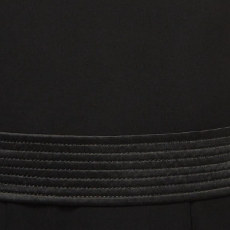 Questo top griffato offre stile e comfort. Realizzata con i migliori tessuti, la creazione è stata curata nei minimi dettagli. Abbinalo a una gonna e a dei tacchi.