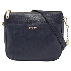 DKNY Borsa a tracolla con zip in pelle blu navy