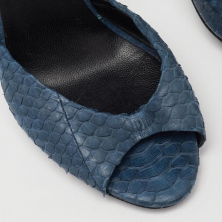 Pierre Hardy Sandali Open Toe in pelle di pitone blu navy taglia 38 In condizioni ottime in vendita a Dubai, Al Qouz 2