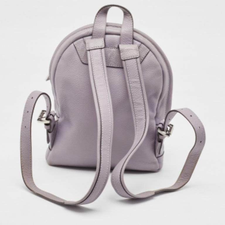 Michael Kors Mini Zaino in pelle lavanda In condizioni discrete in vendita a Dubai, Al Qouz 2