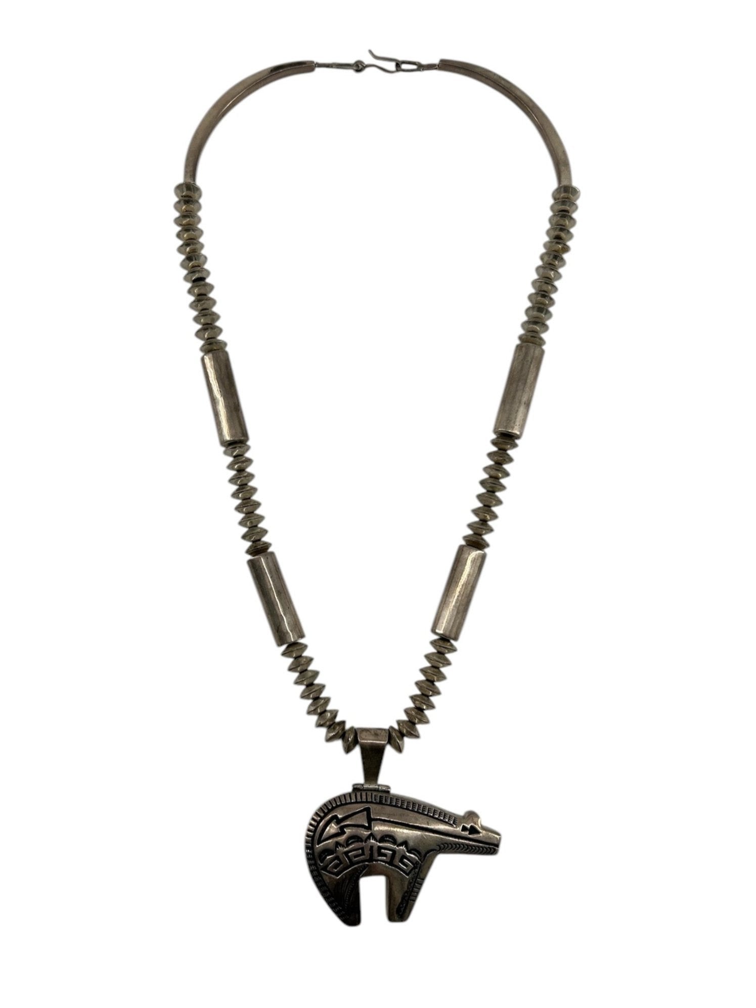 Collana Jack 
Mary Tom Navajo in argento sterling con orso dello spirito