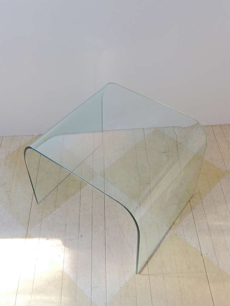 Bent Glass Side Table 1