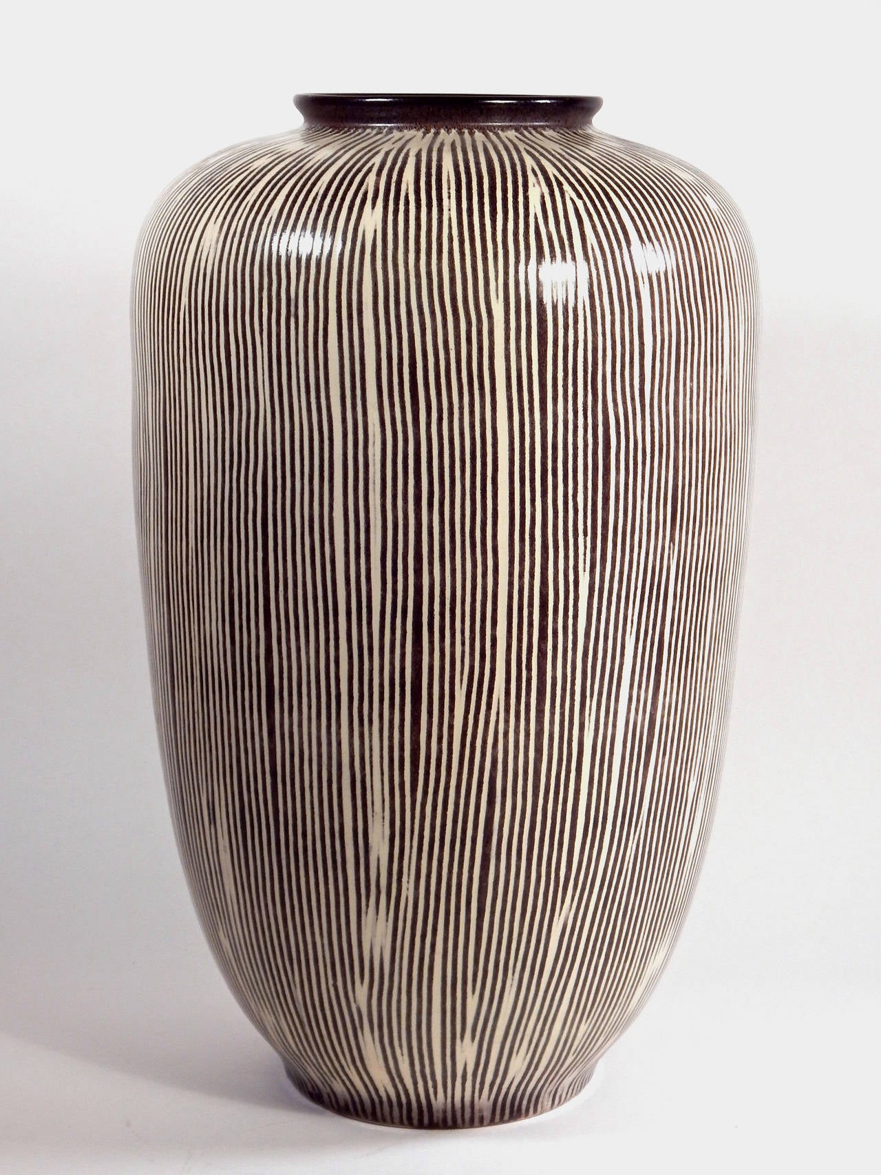 Stunning west German floor vase by U-keramik in off-white and black. Excellent condition.
