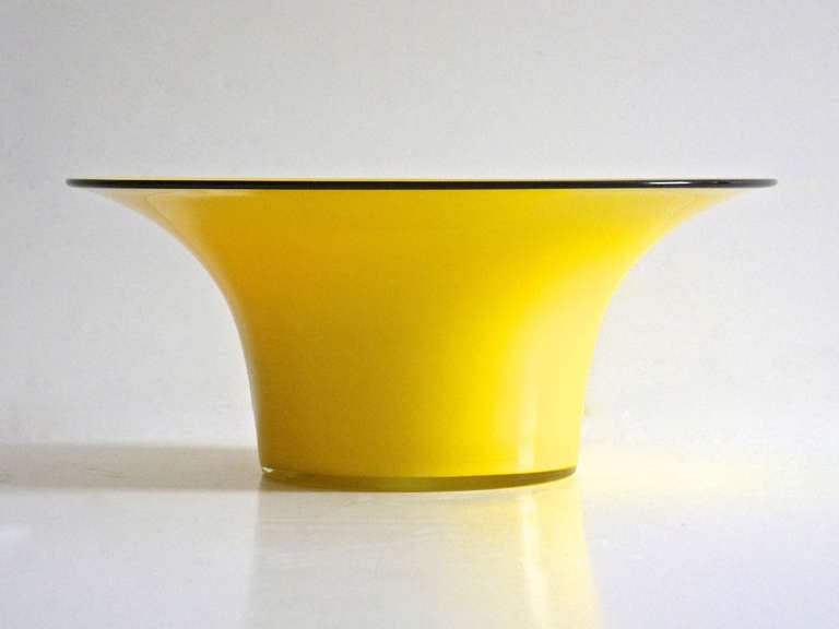 Yellow Czechoslovakian glass bowl. Stamped Czechoslovakia, probably Powolnys design for Loetz, circa 1920.