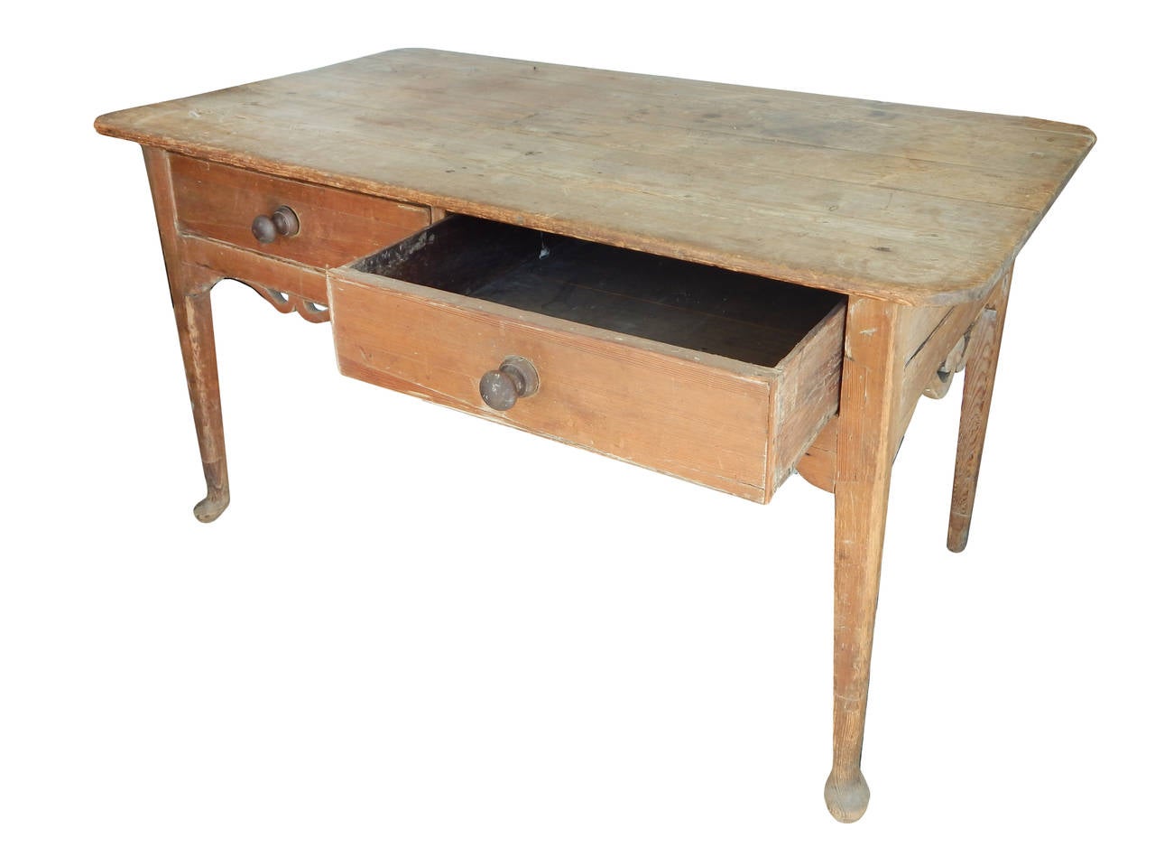 European Table with Scroll Apron In Good Condition For Sale In Bridgehampton, NY