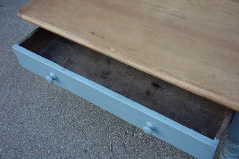 20th Century English Pine Coffee Table For Sale