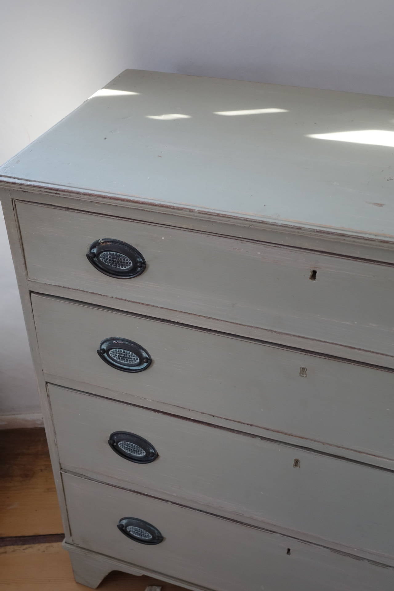 European English Chest of Drawers For Sale