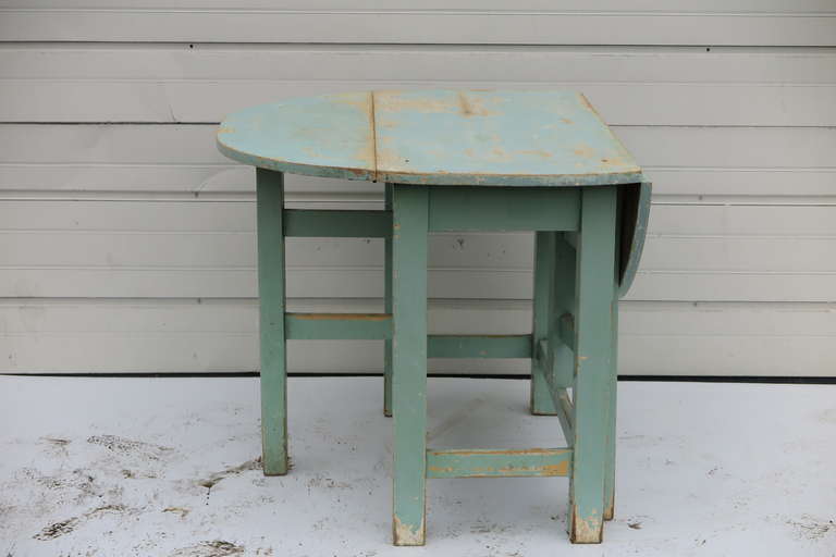 Old English Gateleg Table In Good Condition For Sale In Bridgehampton, NY