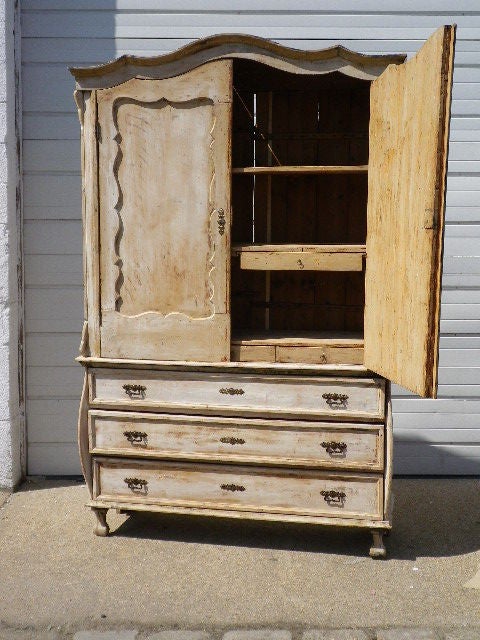 19th Century Early 19th C Swedish Cupboard on Chest For Sale