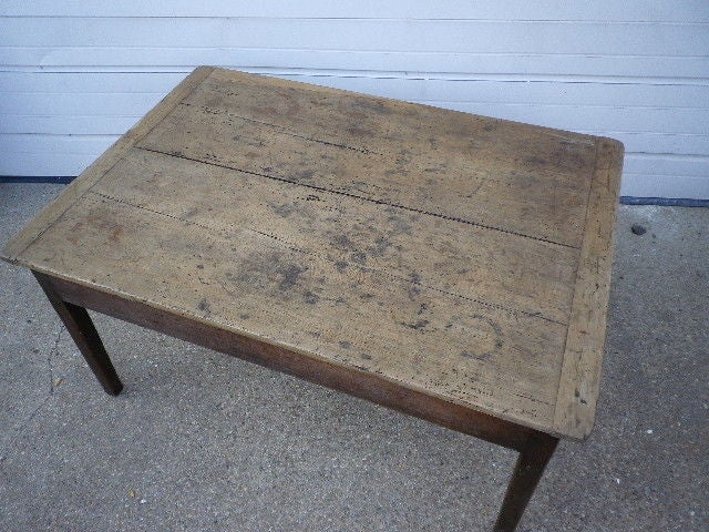 19th C Coffee Table In Good Condition For Sale In Bridgehampton, NY
