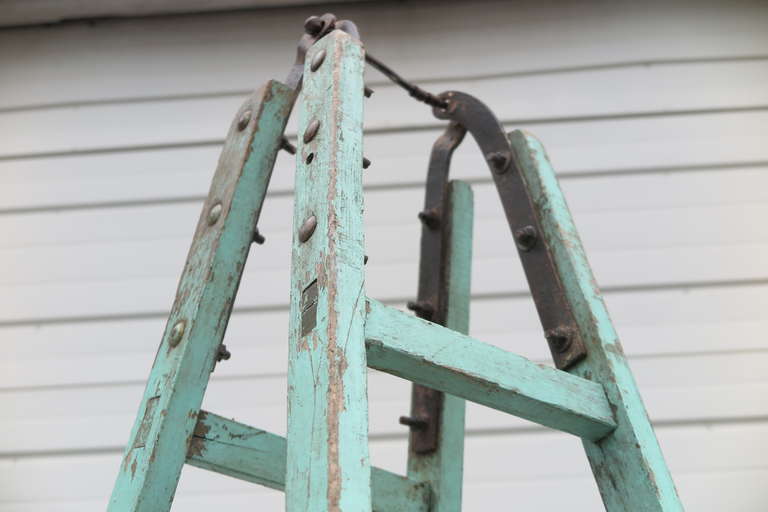 Selection of Apple Picking Ladders In Good Condition For Sale In Bridgehampton, NY