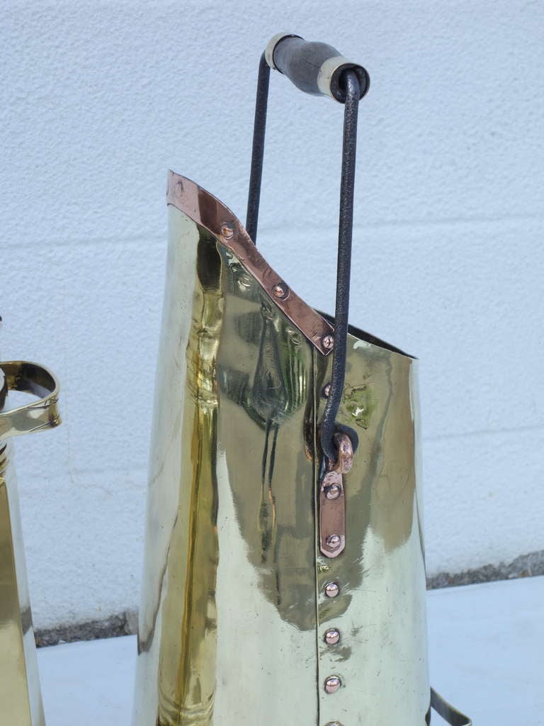 English Brass & Copper Coal Scuttles In Good Condition For Sale In Bridgehampton, NY