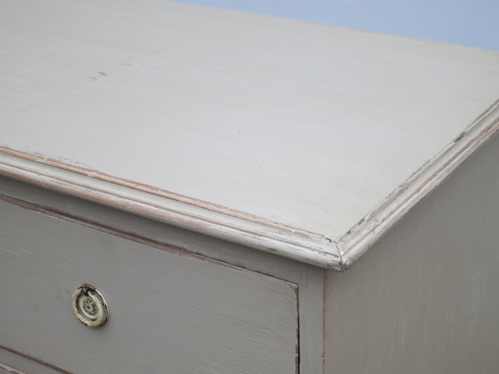 British English Pine Painted Chest of Drawers For Sale