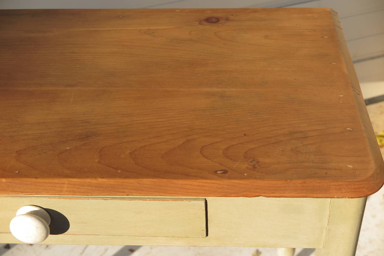 English Side Table In Good Condition For Sale In Bridgehampton, NY