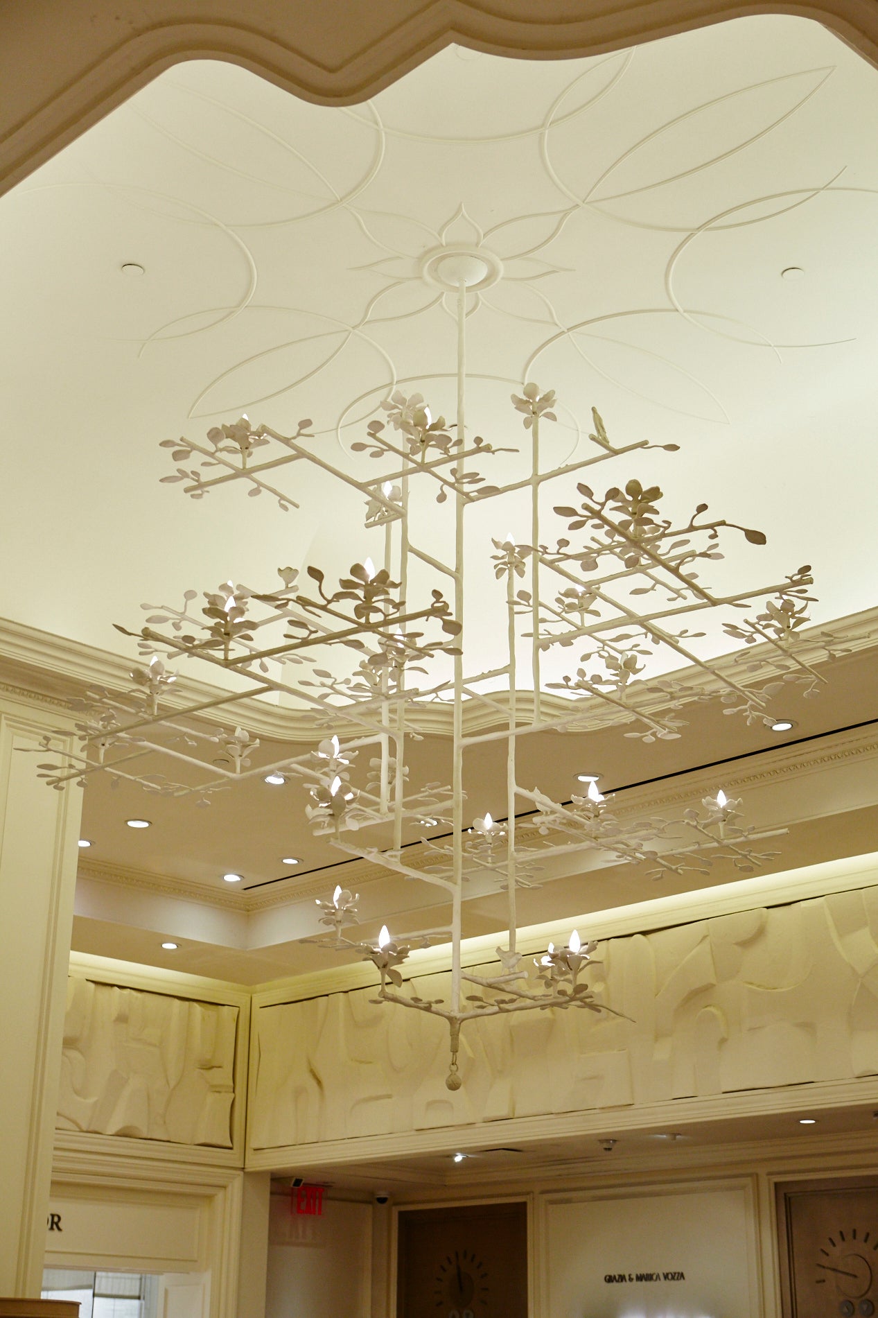 Lotus Chandelier  In Excellent Condition For Sale In Wainscott, NY